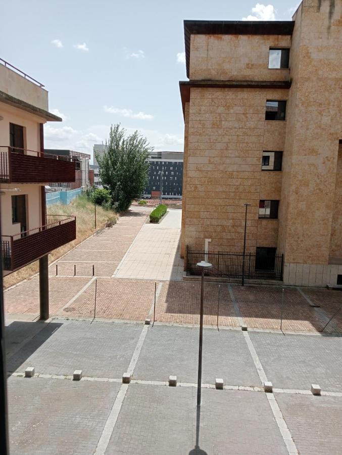 Jardines De La Muralla Free Parking Salamanka Zewnętrze zdjęcie